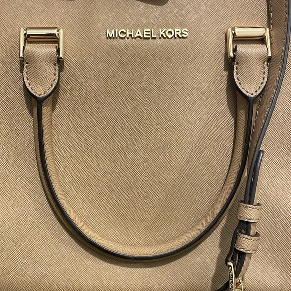 Michael Kors Selma CrossBody Small - Picture 4 of 4